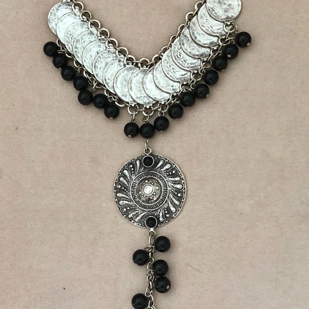 Boho Chic Statement Like The Countess - image 2